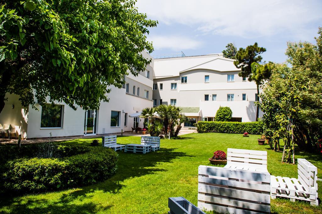 Phi Hotel Alcione Francavilla Al Mare Eksteriør billede