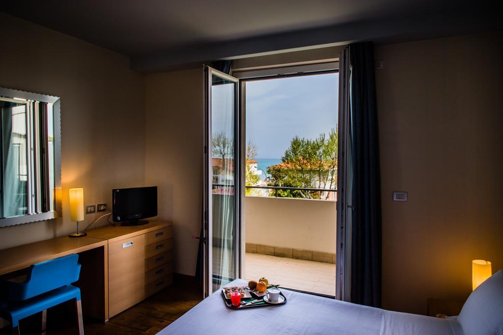 Phi Hotel Alcione Francavilla Al Mare Eksteriør billede